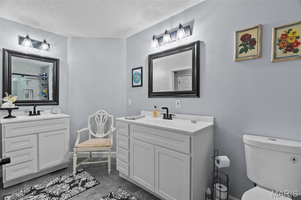 Woodlake Village Condo 8 - Residential