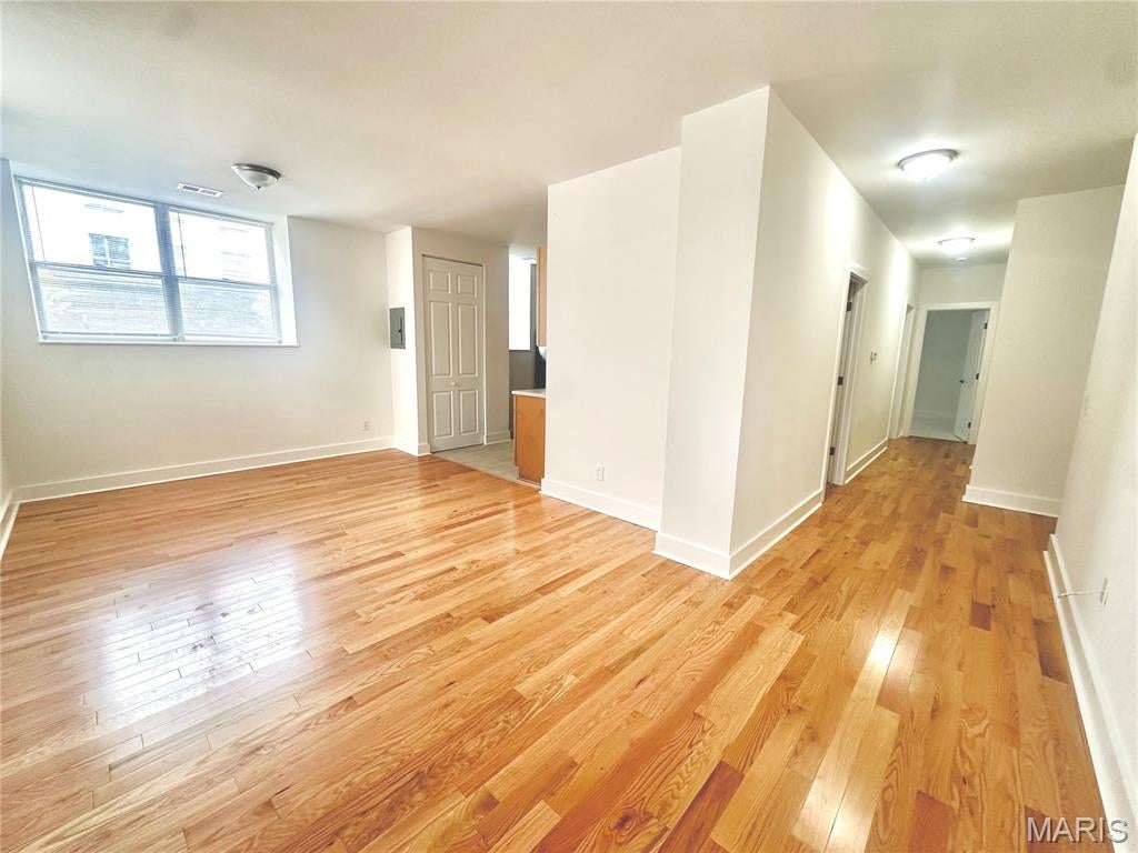 5630 Pershing Avenue 10