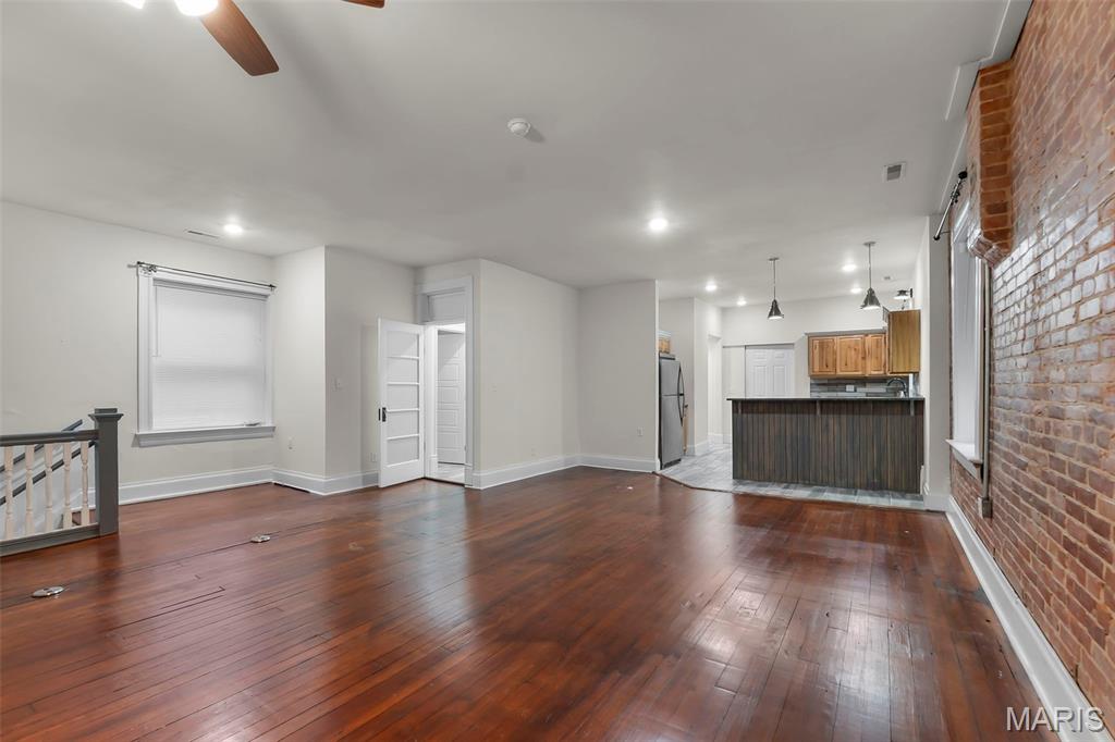 n/a - Commercial Sale