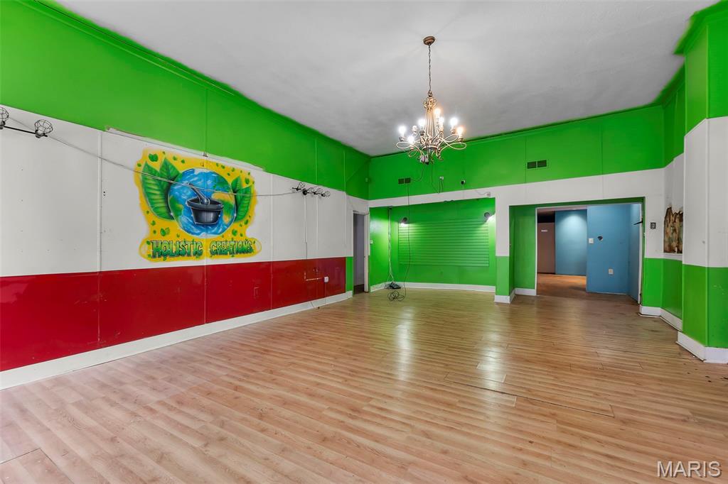 n/a - Commercial Sale