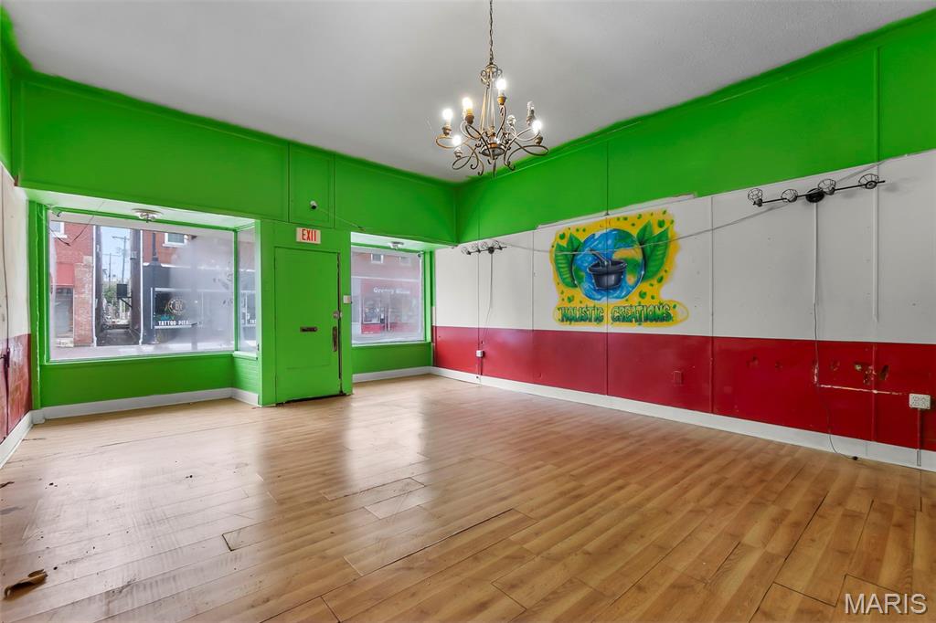 n/a - Commercial Sale