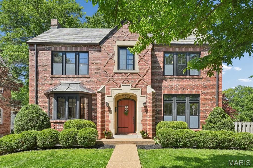Photo of 7619 Stanford Avenue, University City, MO 63130 (MLS # 26023330)