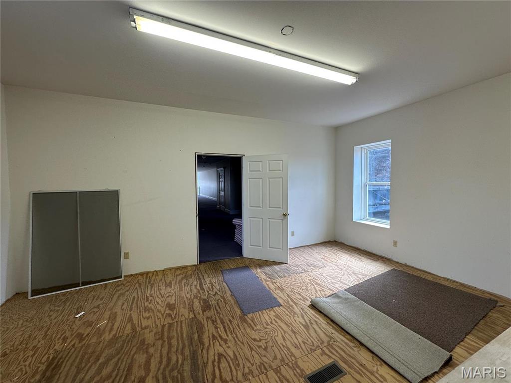 City/Hannibal - Commercial Sale