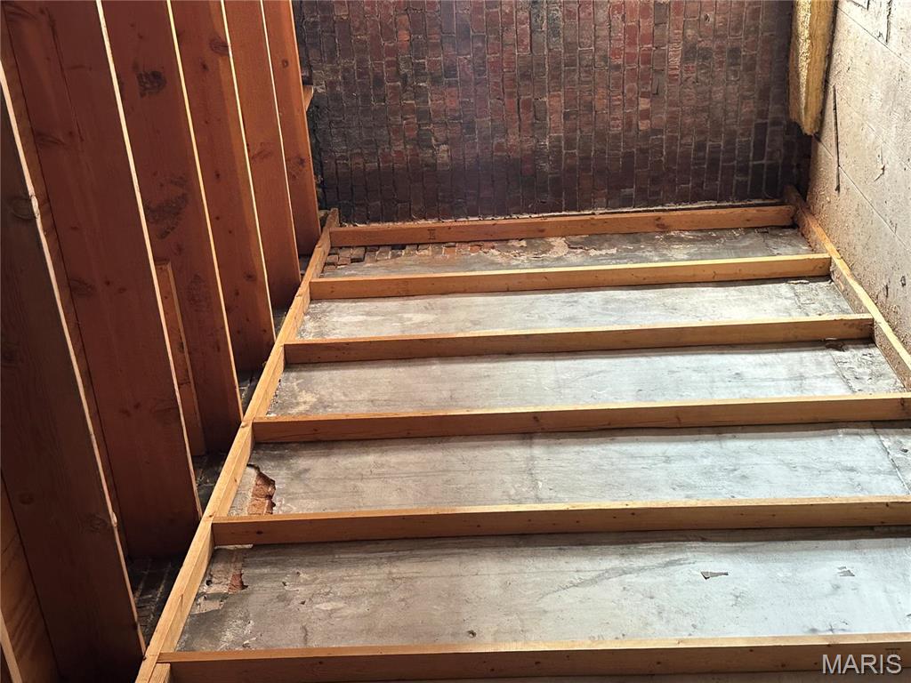 City/Hannibal - Commercial Sale