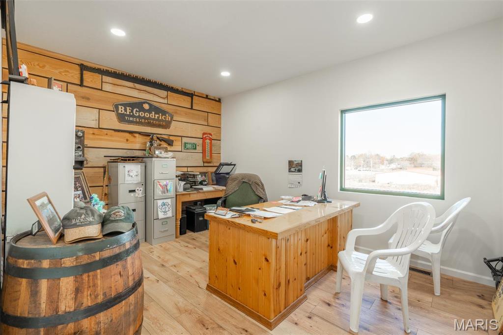 non-subdivision - Commercial Sale