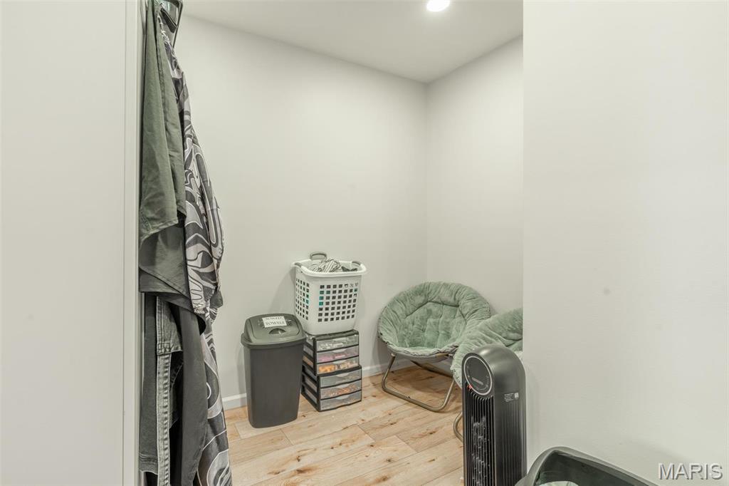 non-subdivision - Commercial Sale