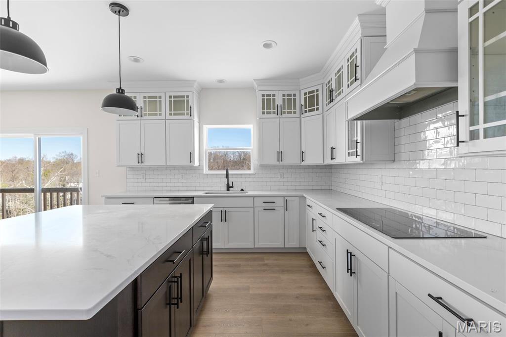 Hawk Ridge Estate - Residential