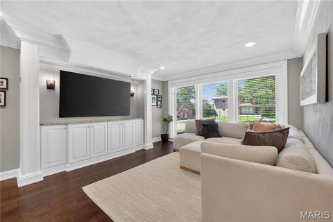 Tiny photo for 4 Delcrest Court #101, University City, MO 63124 (MLS # 26030525)