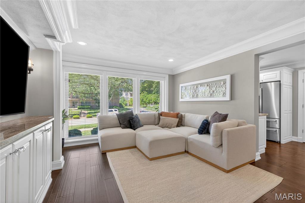 Delcrest Condo - Residential
