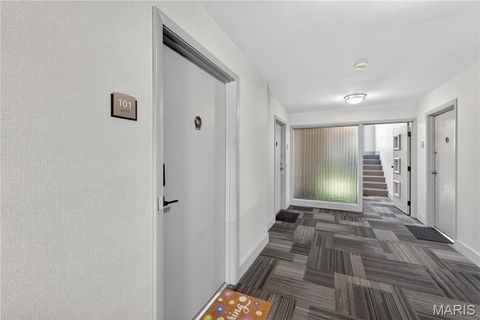 Tiny photo for 4 Delcrest Court #101, University City, MO 63124 (MLS # 26030525)