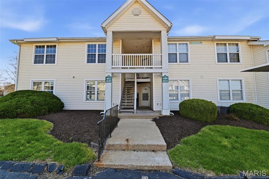 Large and spacious apartment style condo with sliding glass door to private deck! Owners suite features double closet space, plus a second bedroom and bathroom. Showings available by call 618-409-3544