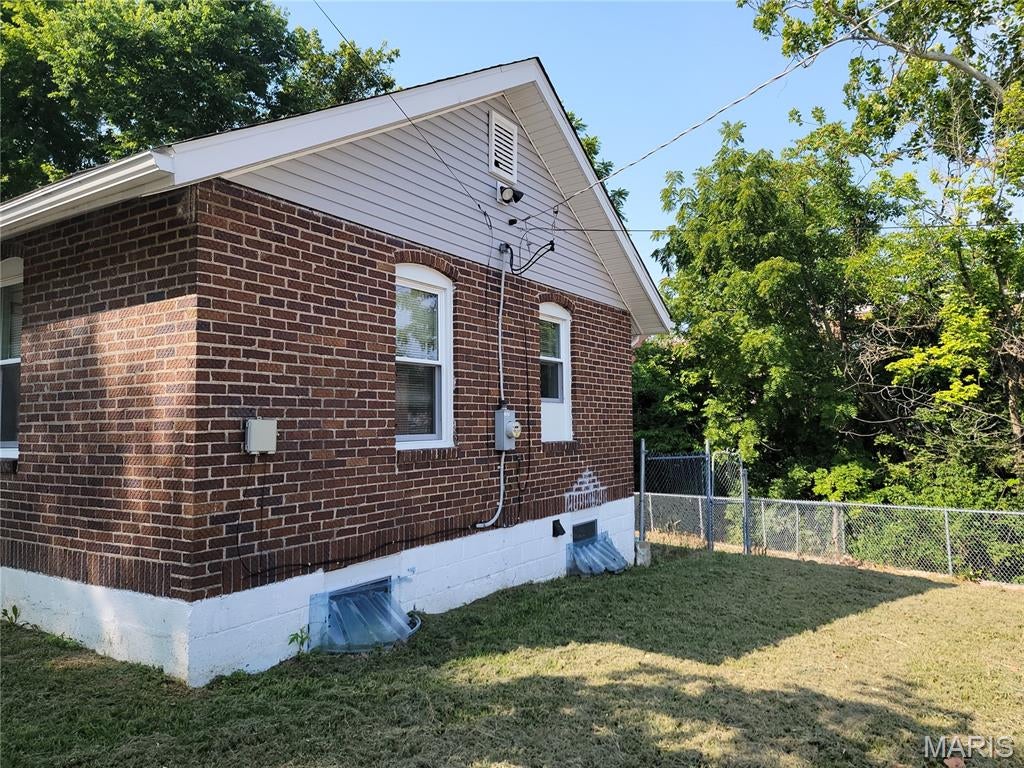 Photo of 203 Saint Louis Avenue, St Louis, MO 63135 (MLS # 26057064)