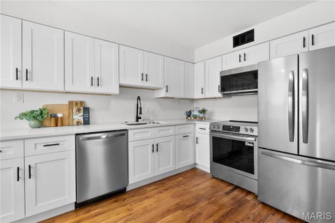 Tiny photo for 2 W Rose Avenue, Webster Groves, MO 63119 (MLS # 26051017)