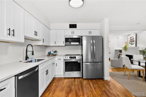 Tiny photo for 2 W Rose Avenue, Webster Groves, MO 63119 (MLS # 26051017)