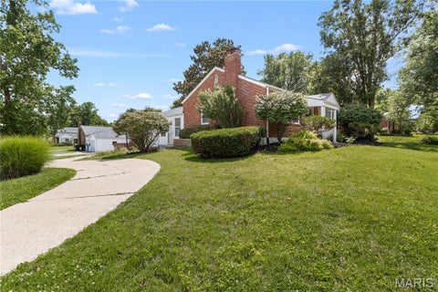 Tiny photo for 2 W Rose Avenue, Webster Groves, MO 63119 (MLS # 26051017)