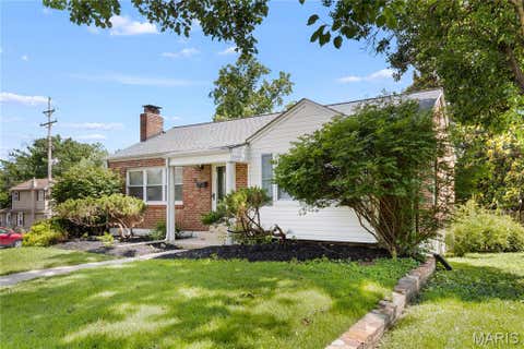 Tiny photo for 2 W Rose Avenue, Webster Groves, MO 63119 (MLS # 26051017)