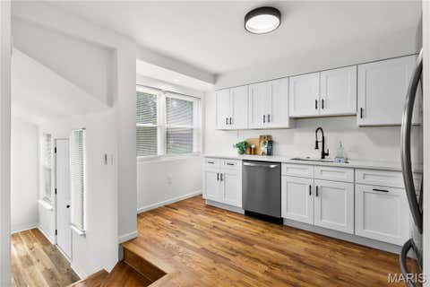 Tiny photo for 2 W Rose Avenue, Webster Groves, MO 63119 (MLS # 26051017)