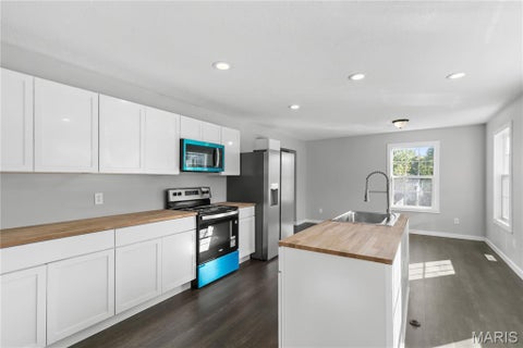 Tiny photo for 401 Julie Court, Elsberry, MO 63343 (MLS # 26067672)