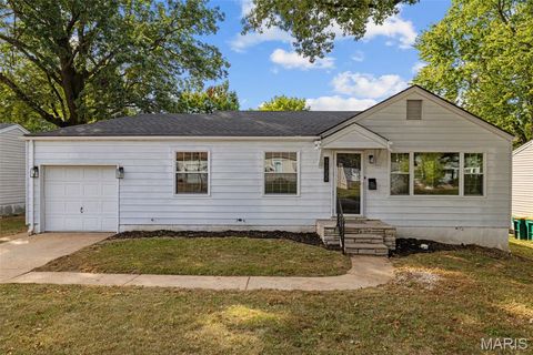 1122 Roxton Drive Bellefontaine Nghbrs MO 63137