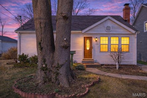 989 Des Peres Drive St Louis MO 63131