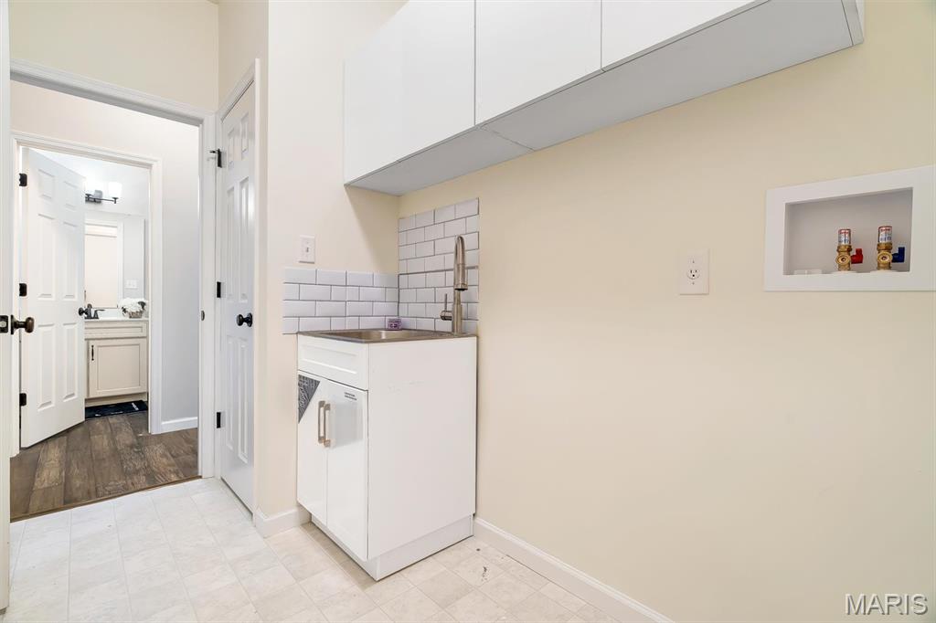 Wildwood, Missouri 63040, United States, 4 Bedrooms Bedrooms, ,4 BathroomsBathrooms,Residential,Active,140521