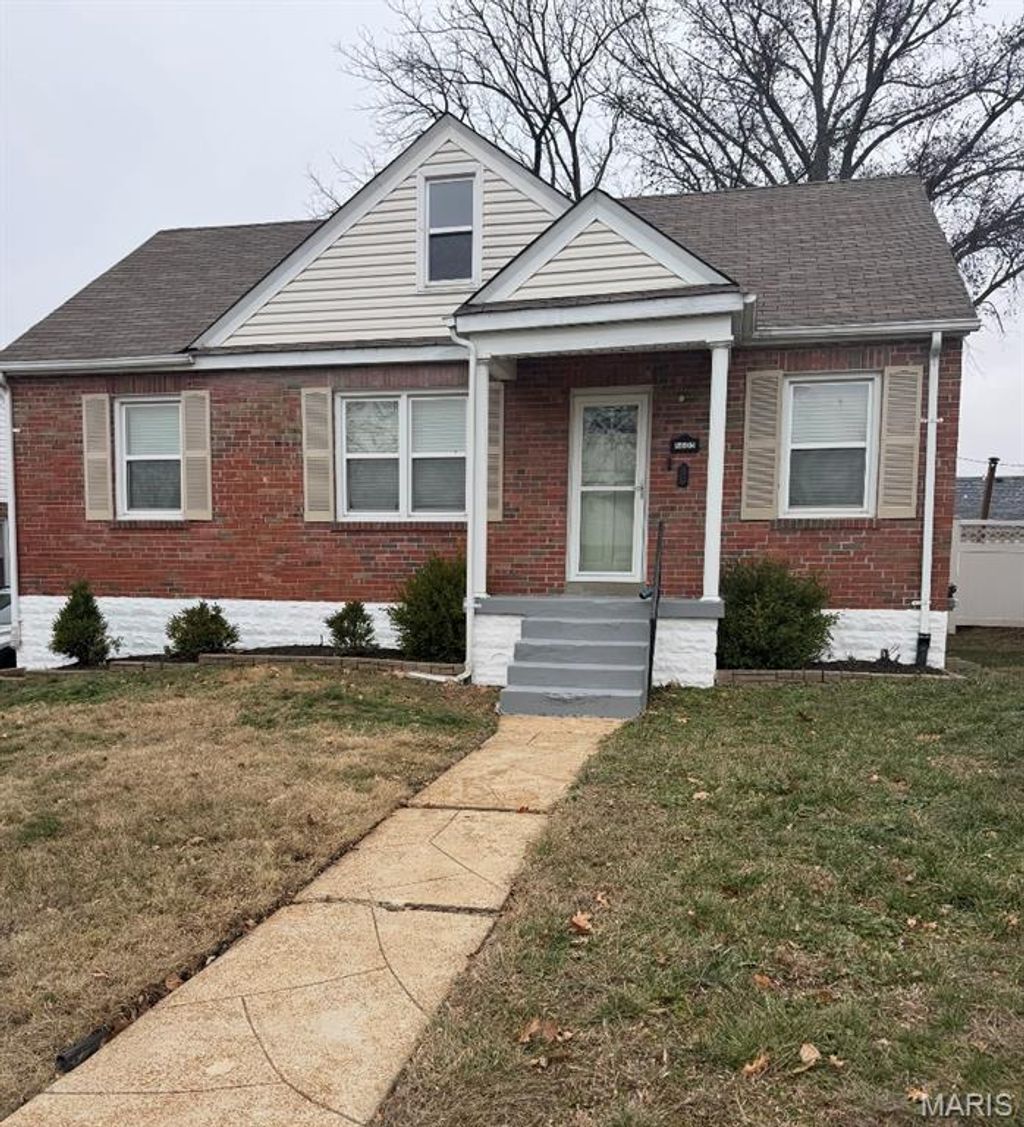 Photo of 8605 Neier Lane, Affton, MO 63123 (MLS # 26000097)