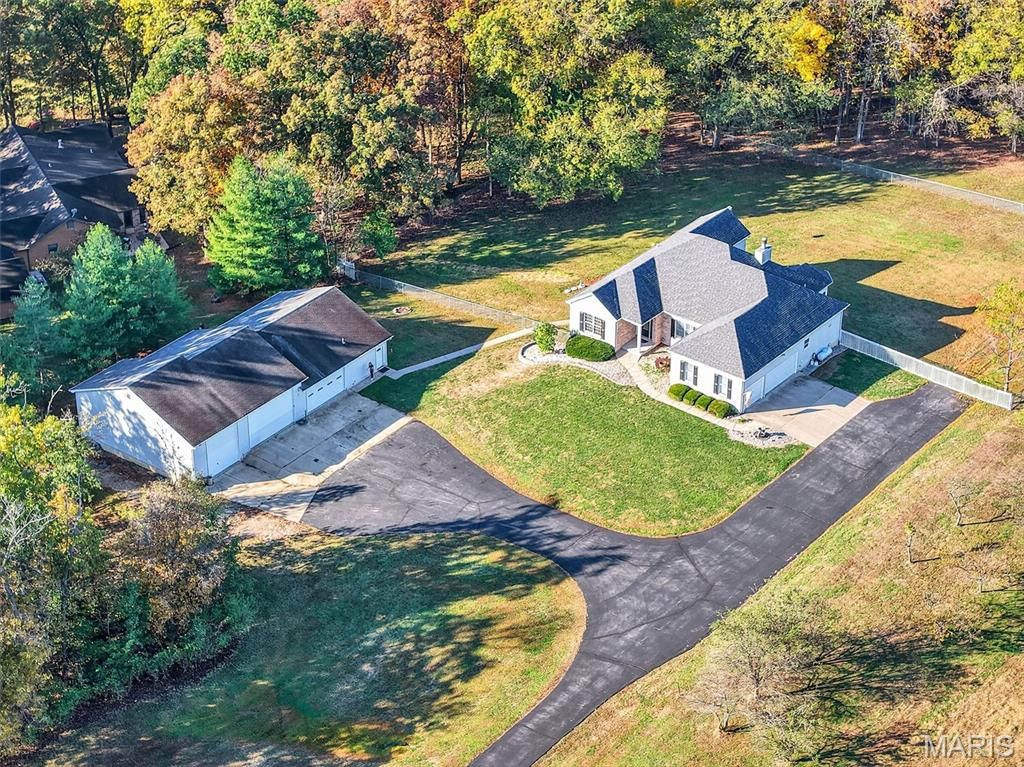 Photo of 1285 Duello Road, Lake Saint Louis, MO 63367 (MLS # 25072119)