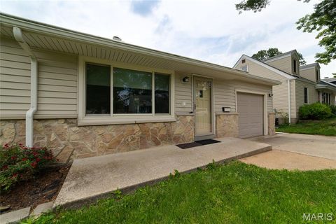 Tiny photo for 422 Barron Lane, Webster Groves, MO 63119 (MLS # 26028823)