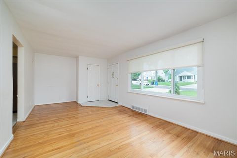 Tiny photo for 422 Barron Lane, Webster Groves, MO 63119 (MLS # 26028823)