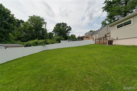 Tiny photo for 422 Barron Lane, Webster Groves, MO 63119 (MLS # 26028823)
