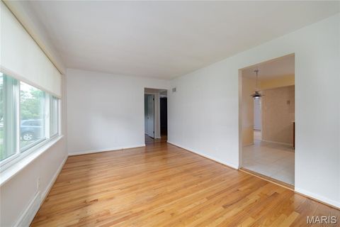 Tiny photo for 422 Barron Lane, Webster Groves, MO 63119 (MLS # 26028823)