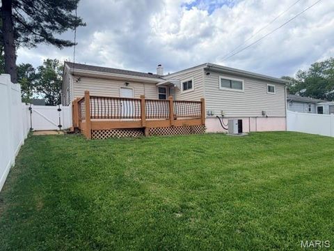 Tiny photo for 422 Barron Lane, Webster Groves, MO 63119 (MLS # 26028823)