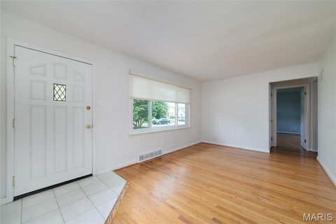 Tiny photo for 422 Barron Lane, Webster Groves, MO 63119 (MLS # 26028823)