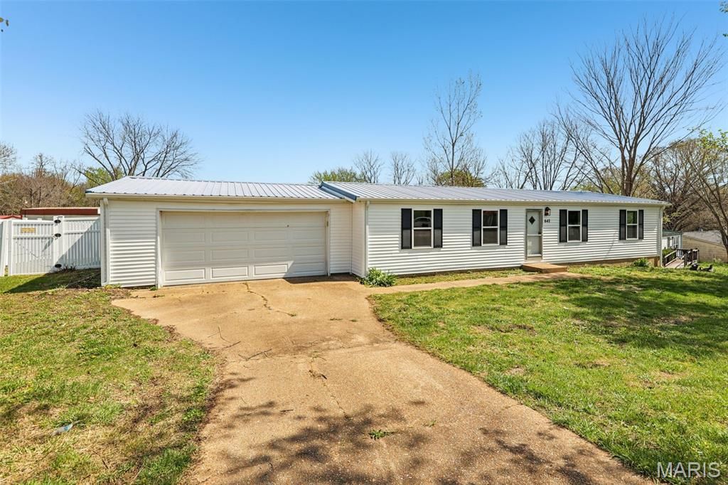 Photo of 641 Carolee Court, Villa Ridge, MO 63089 (MLS # 26017869)