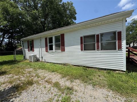 Tiny photo for 1511 Truman Street, Poplar Bluff, MO 63901 (MLS # 26042068)