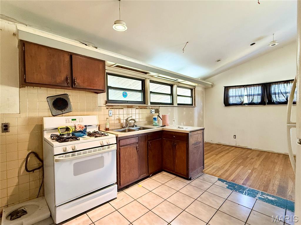 Oak Crest 2 - Residential