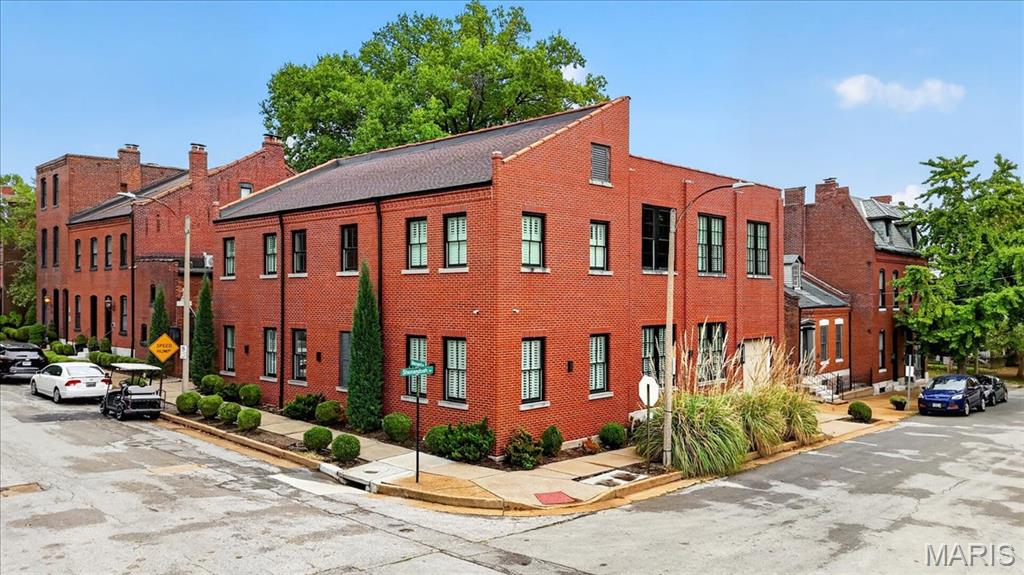 Photo of 2220 Menard Street, St Louis, MO 63104 (MLS # 26065712)