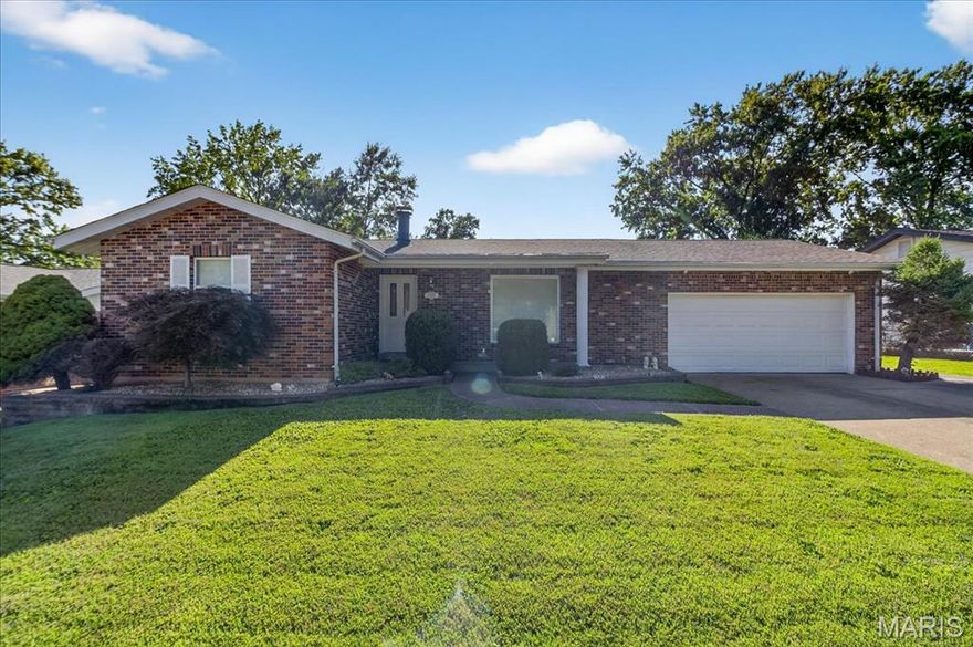 Here's your opportunity to own this 3 bedroom/3 full bath home in the highly sought after New England Town subdivision! NEW ROOF (2024) and newer HVAC (2019). This beautiful, partially brick home is nestled in a mature neighborhood with a well maintained, fenced in backyard and large, covered deck perfect for family get togethers. The mostly finished basement has a full bath, ample sized living area and bar area. The oversized 2 car garage has extra depth and is perfect for larger vehicles. The primary bedroom has a full bath with the other 2 rooms offering enough space for a growing family. The subdivision has so much to offer - pool, playgrounds, basketball and tennis courts. This location also has a private walking path that leads you directly to the Oakville Middle School.