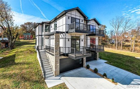 512 W 2nd Street Washington MO 63090