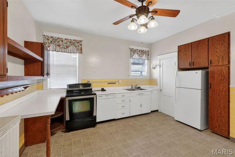Tiny photo for 8349 Big Bend Boulevard, Webster Groves, MO 63119 (MLS # 26008761)