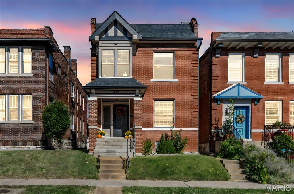 4139 Russell Boulevard