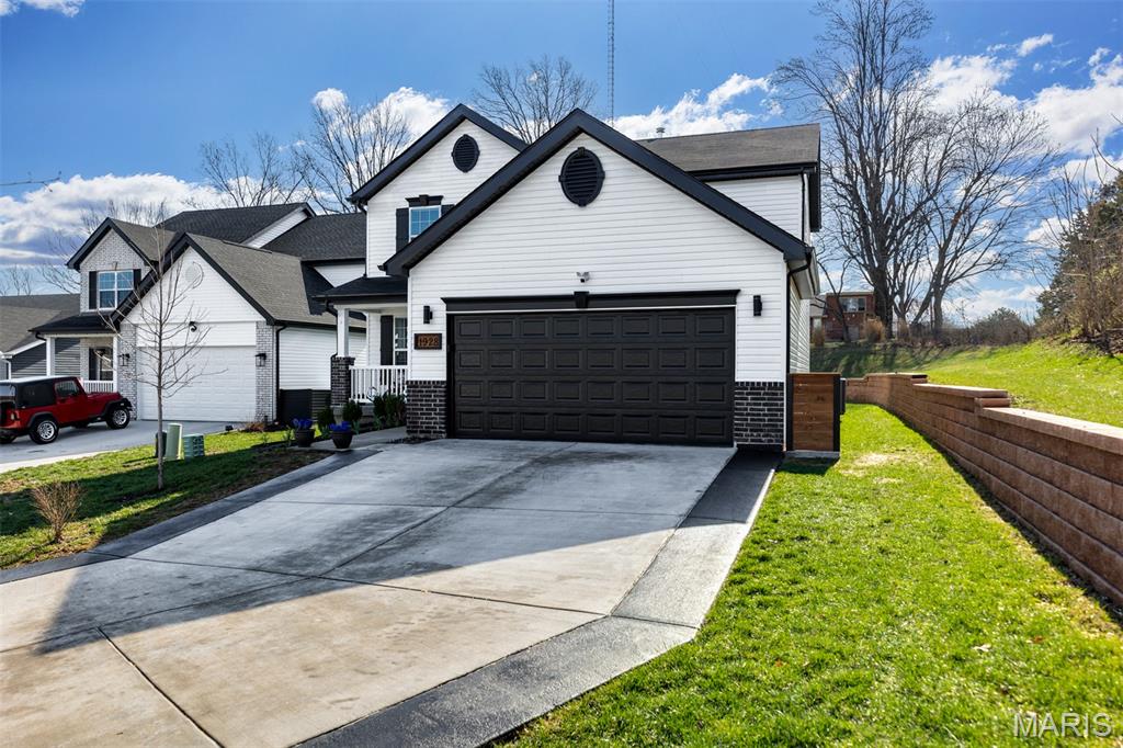 Lions Chase - Residential