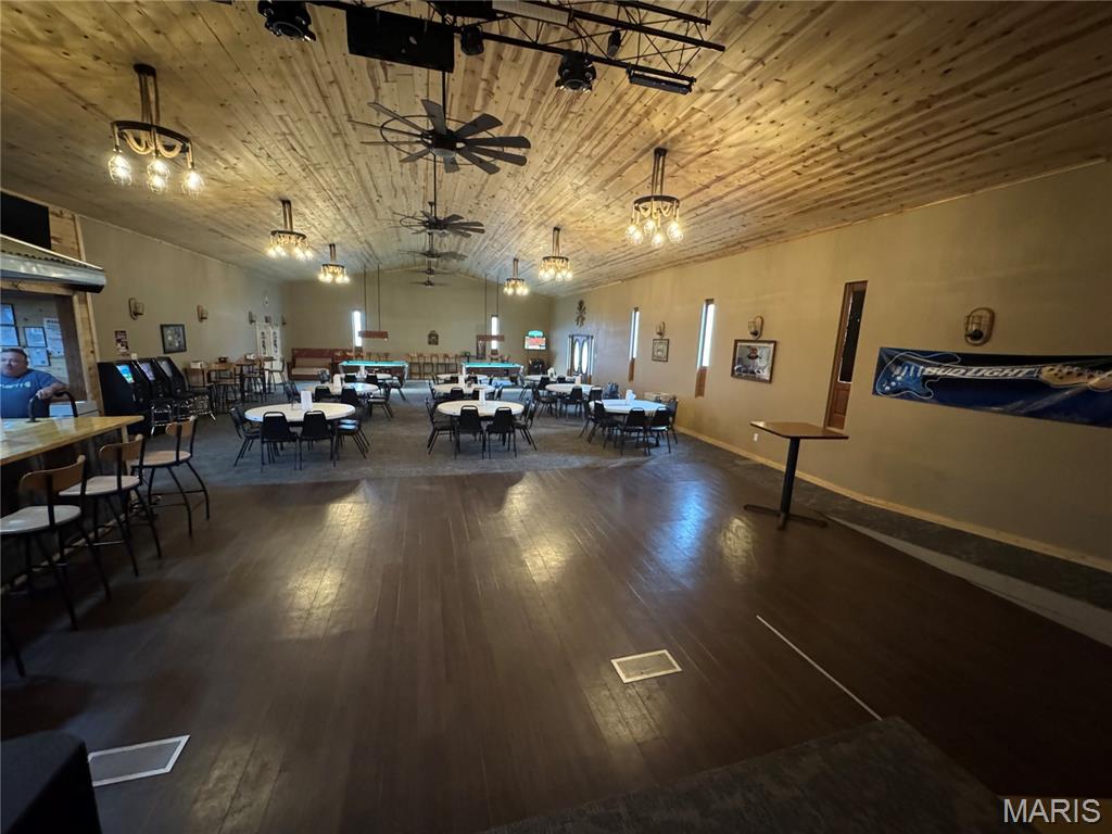 Goose Creek Lake - Commercial Sale