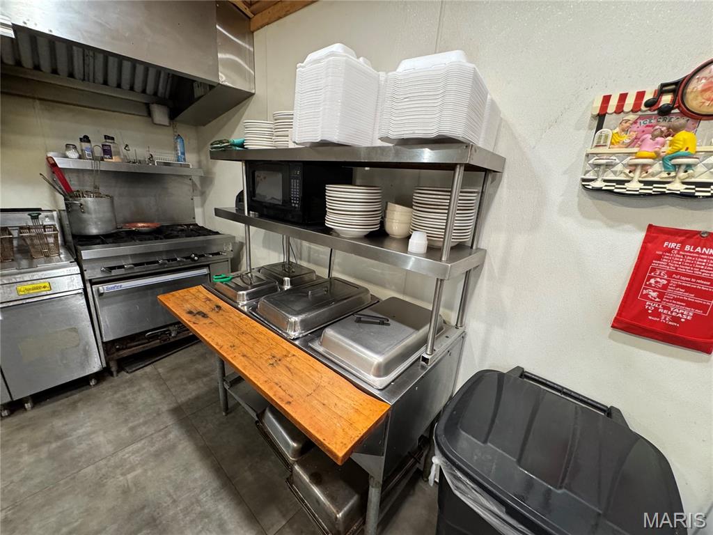 Goose Creek Lake - Commercial Sale