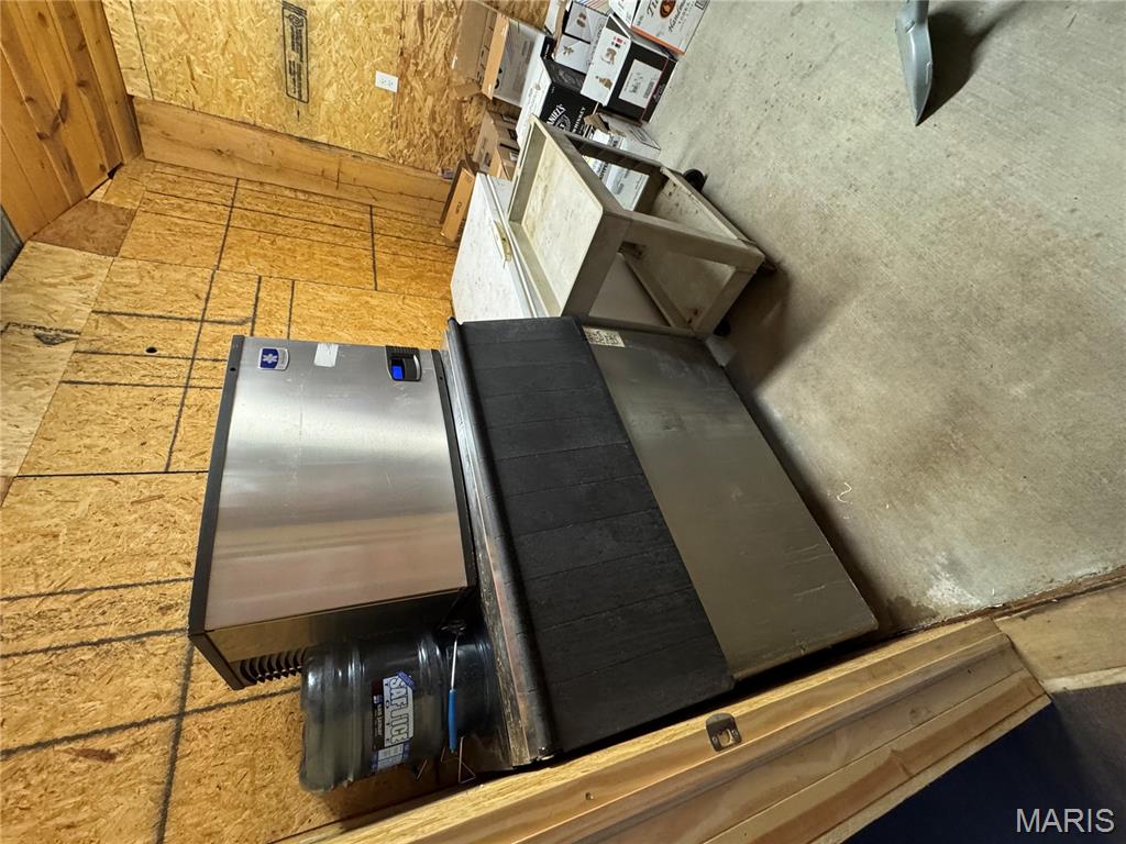 Goose Creek Lake - Commercial Sale