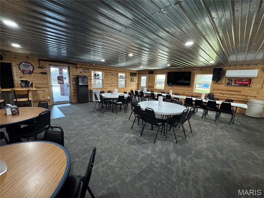 Goose Creek Lake - Commercial Sale