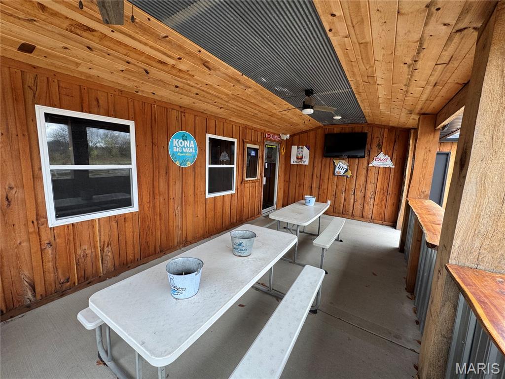 Goose Creek Lake - Commercial Sale