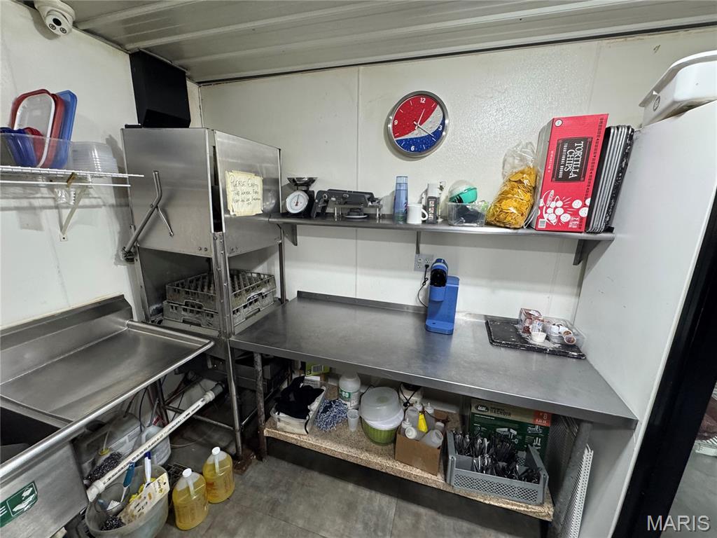 Goose Creek Lake - Commercial Sale