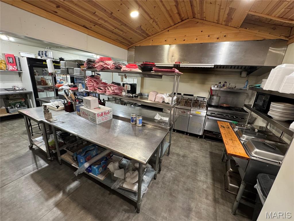 Goose Creek Lake - Commercial Sale