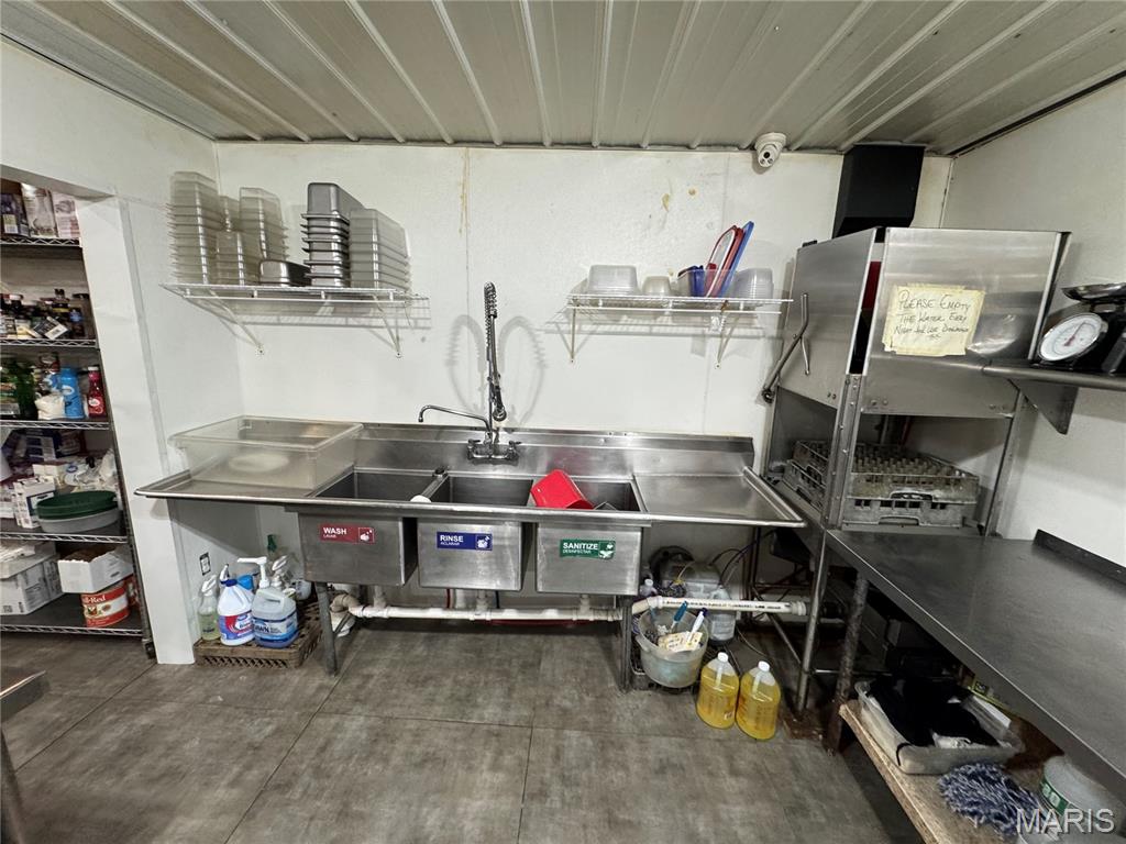 Goose Creek Lake - Commercial Sale